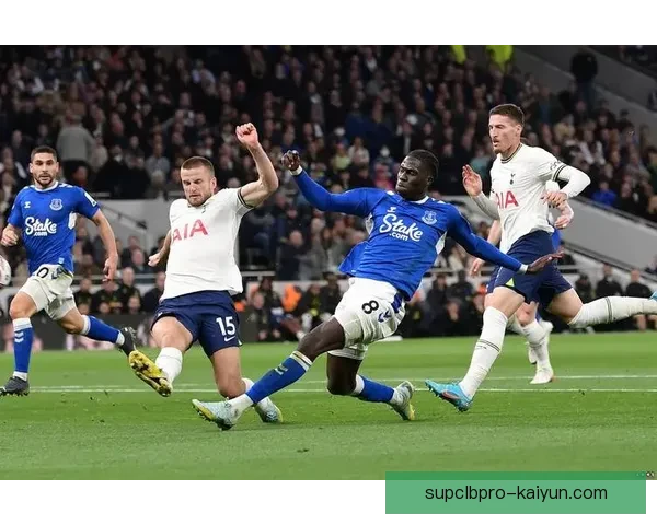 切尔西在英超遭遇惨痛失利，前景堪忧状态依旧低迷